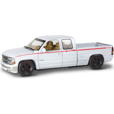 Revell Plastic Model 1999 Chevy Silverado Custom Pickup 1:25